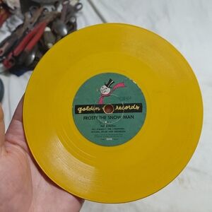 vinyl Golden Records 78 RPM or 45 RPM record featuring "Frosty the Snow Man".